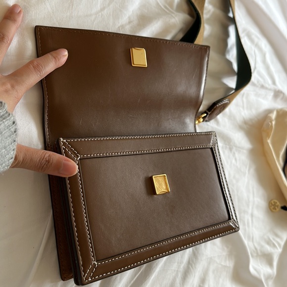 Tory Burch T Monogram MINI Leather Shoulder Bag in Moose - Picture 14 of 16